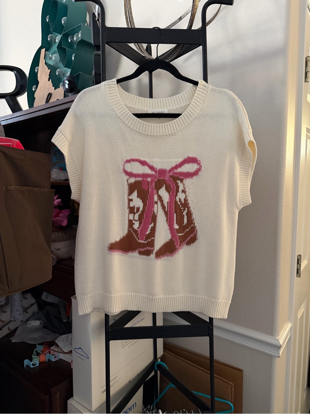 Cream Short-Sleeve Sweater with Pink & Brown Boot Sweater
